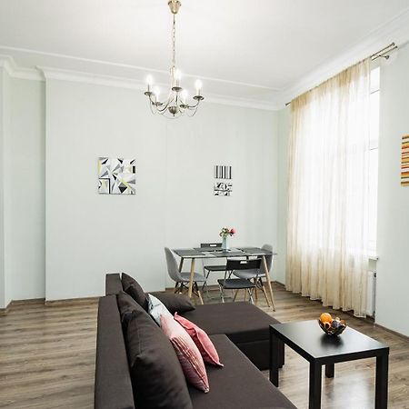 Art Deco One-Bedroom Suite In Library House With Free 5G Wifi Riga Exterior photo