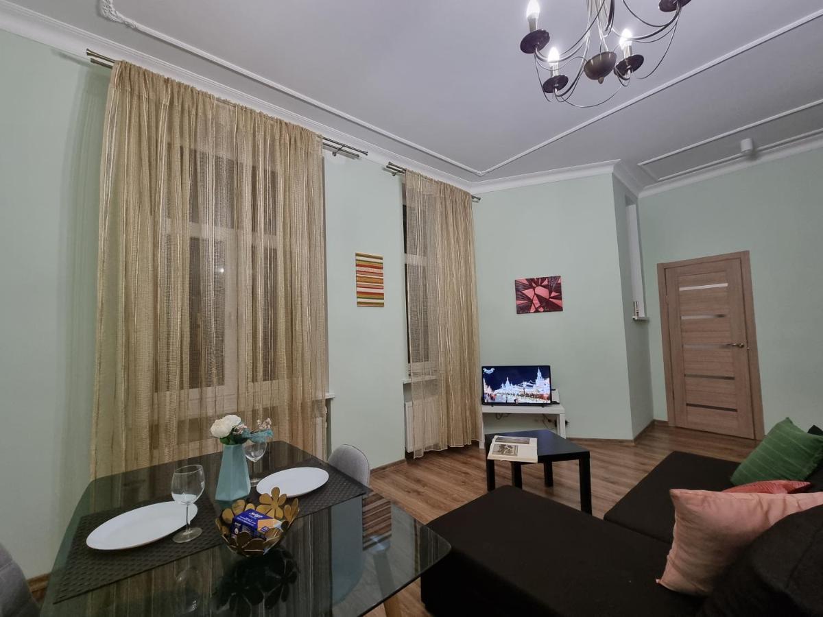 Art Deco One-Bedroom Suite In Library House With Free 5G Wifi Riga Exterior photo