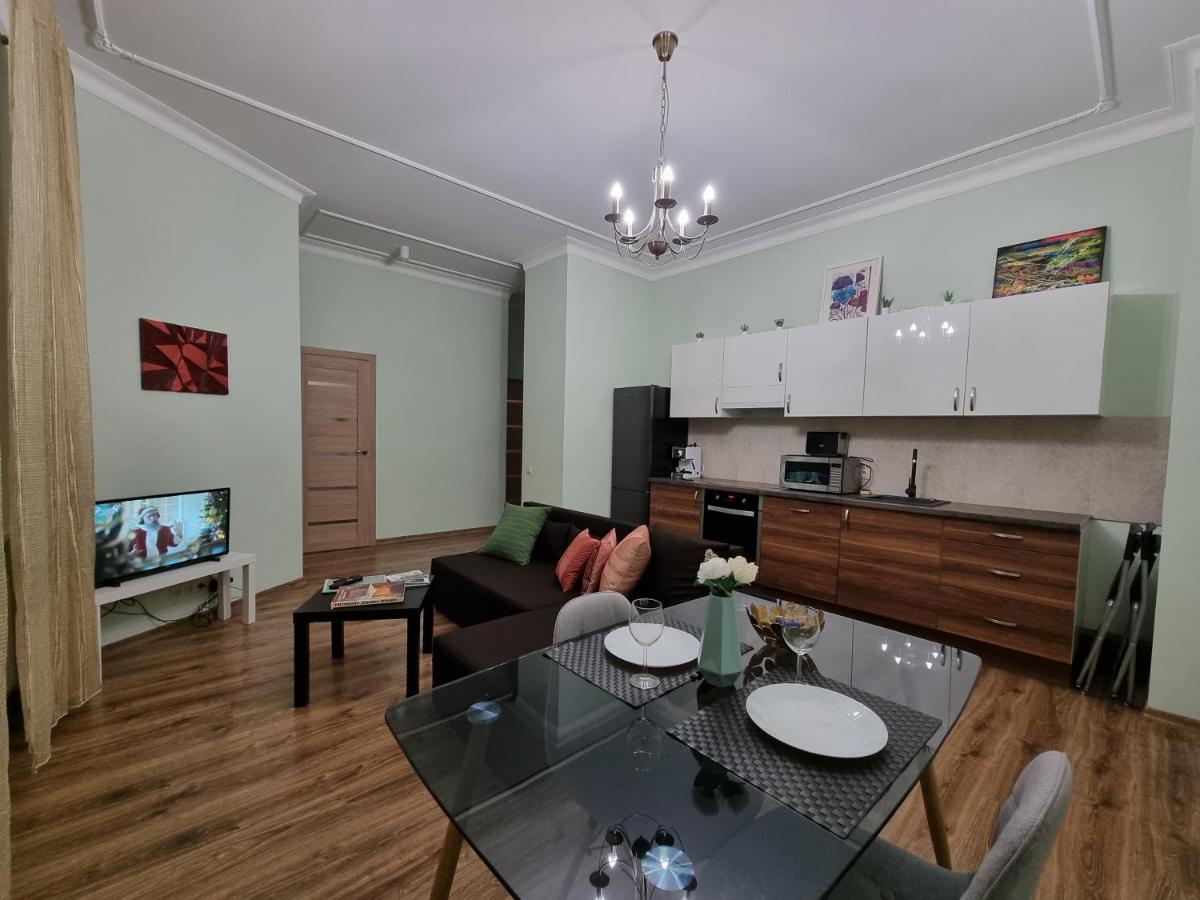 Art Deco One-Bedroom Suite In Library House With Free 5G Wifi Riga Exterior photo