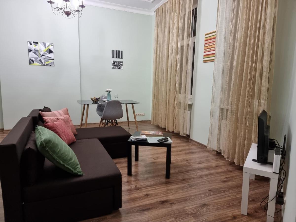 Art Deco One-Bedroom Suite In Library House With Free 5G Wifi Riga Exterior photo