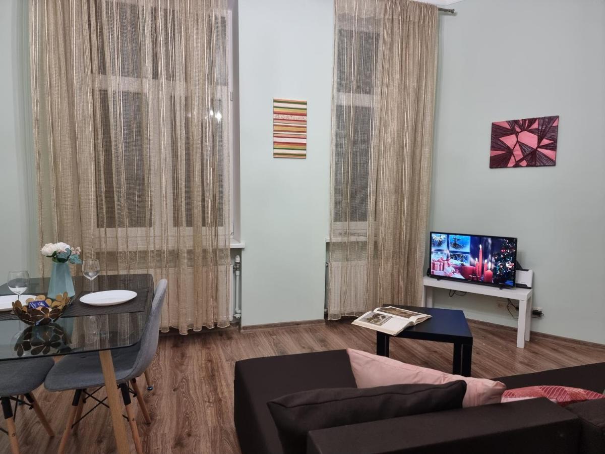 Art Deco One-Bedroom Suite In Library House With Free 5G Wifi Riga Exterior photo