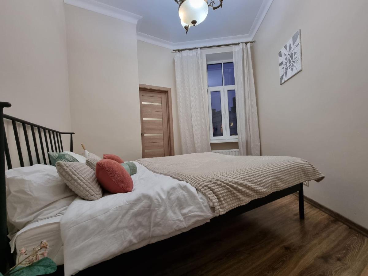 Art Deco One-Bedroom Suite In Library House With Free 5G Wifi Riga Exterior photo